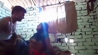 Indian Village Housewife Gets Doggy Style Penetration