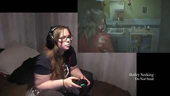 Podívejte Se Na Strip, Jak Dráždí A Hrají V Resident Evil 2